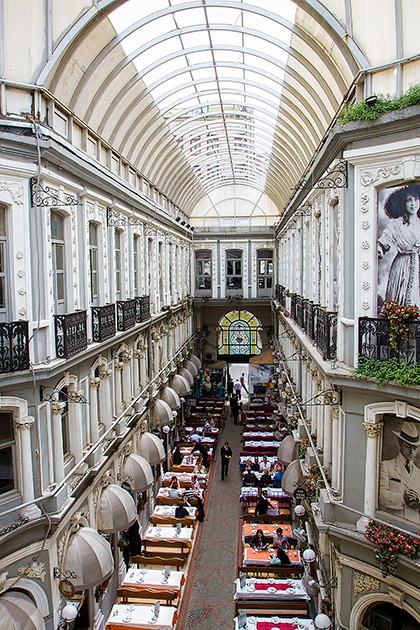 The Historic Arcades Of Stiklal Caddesi Istanbul For Days